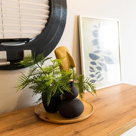 Apartment Dom Na Wodzie Lamare Tiny Boat